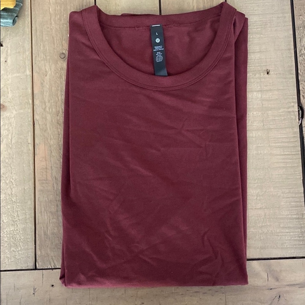 Lululemon fundamental  T-shirt